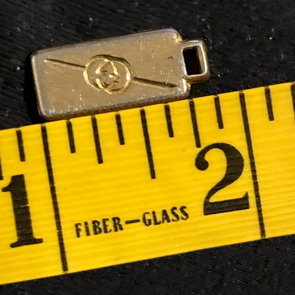 Gucci Gold Rectangular Zipper Pull? - Picture 5 of 5